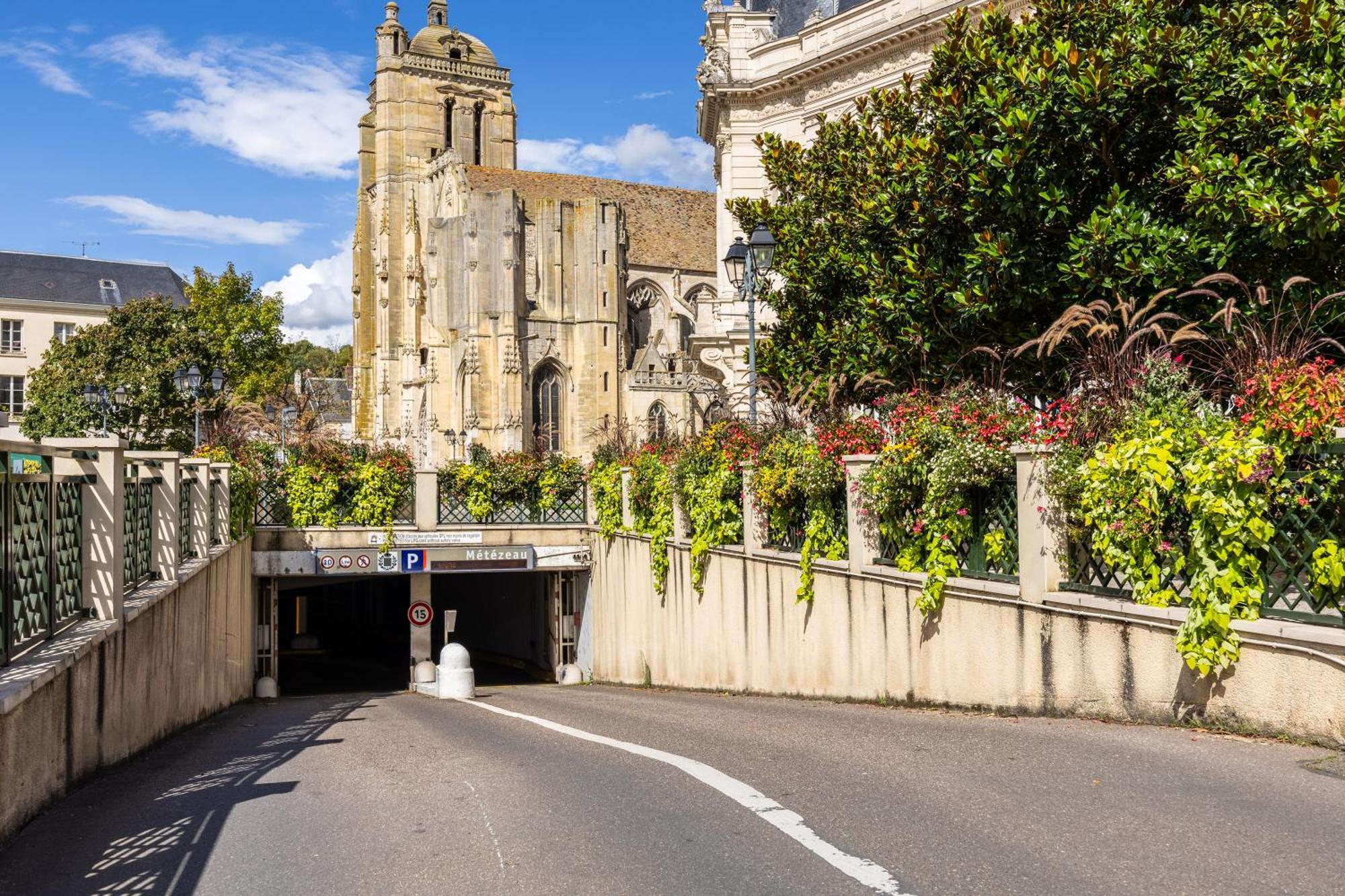 Hotel Le Beffroi Dreux Exterior photo